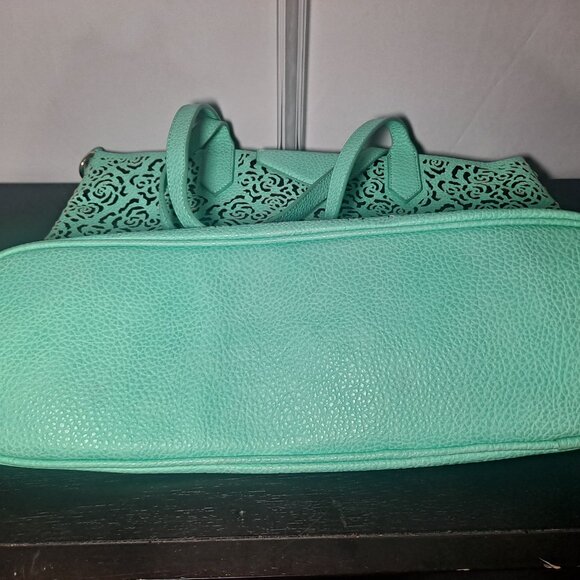 Share Pink Haley Lavendar Tote Bag with floral pattern - Picture 6 of 7